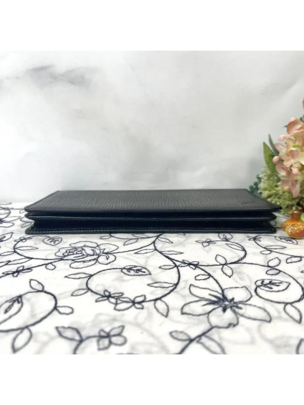 Louis Vuitton Portefeuille Brazza Epi Wallet Black